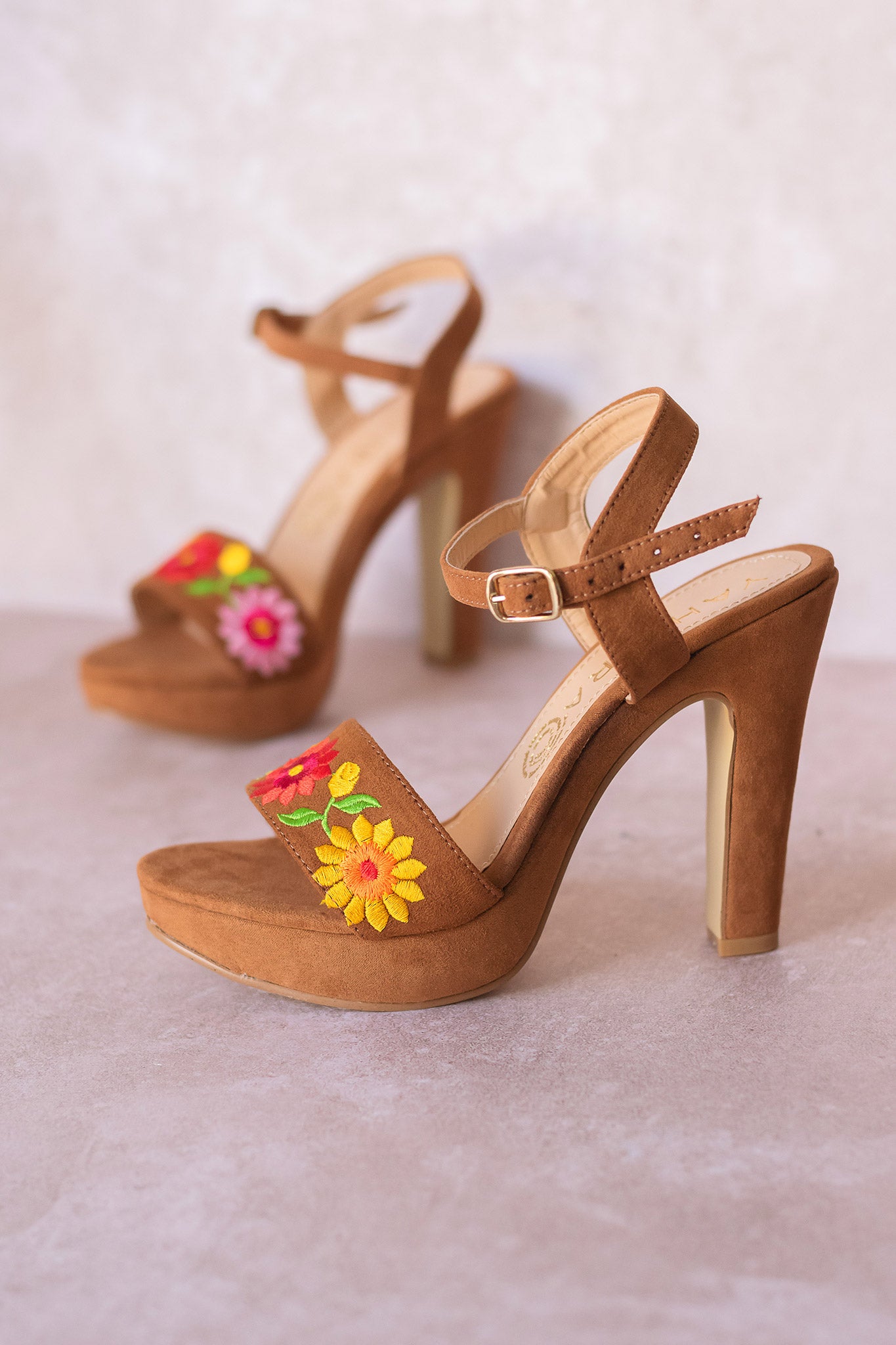 FloralBreeze - Heels with Embroidered Floral Design and Thin High Heel, 5727-Y