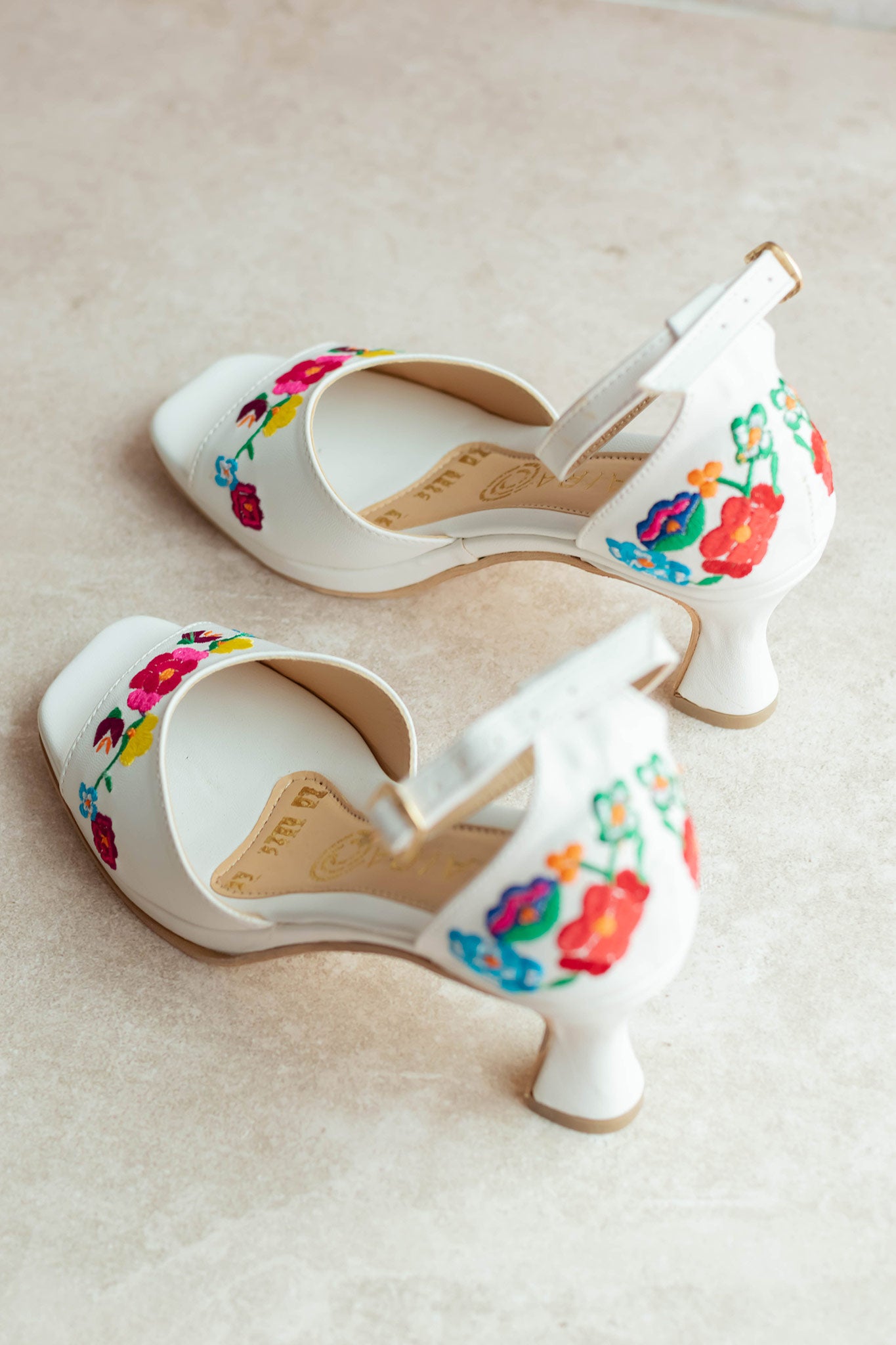 EncantoFloral - Low-Heeled Shoes, Embroidered, Comfortable and Premium Quality, 5684-Y